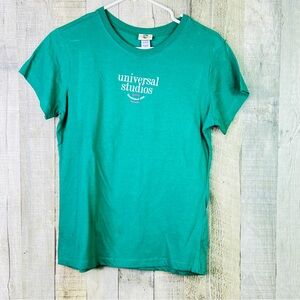Universal Studios Size Large Green Crewneck Short Sleeve T-Shirt